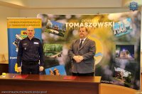 Komendant Powiatowy Policji podpisuje porozumienie ze Starostą Tomaszowskim