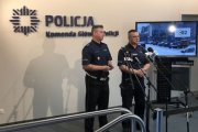 policjanci KGP podczas briefingu prasowego