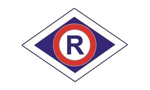 logo ruchu drogowego liera R wpisana w romb