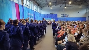 Przemówienia I Zastępcy Komendanta Powiatowego Policji w Tomaszowie Mazowieckim do uczniów oraz zaproszonych gości