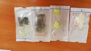 zabezpieczone narkotyki w dilerkach