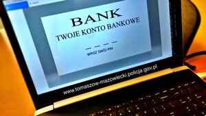 zdjęcie ekranu komputera z napisem Bank Twoje konto bankowe wpisz pin