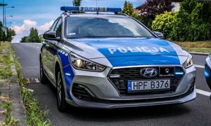 oznakowany radiowóz policyjny