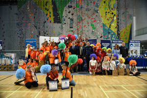 zdjęcie pamiątkowe uczestników i organizatorów XV finału wojewódzkiego "POLICYJNEJ AKADEMII BEZPIECZEŃSTWA