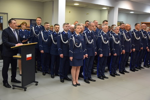 Przemawiający na uroczystości Starosta Powiatu Tomaszowskiego.