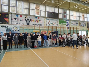 Zdjęcie grupowe uczestników i organizatorów