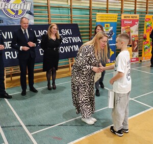 Gratulacje składane uczestnikowi turnieju