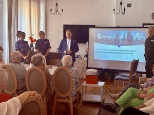 Spotkanie z seniorami w domu dziennego pobytu.