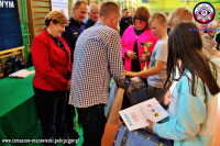 Wręczanie przez jury pucharów, dyplomów i nagród wszystkim uczestnikom, zdjęcia pamiątkowe jury z poszczególnymi wyróżnionymi