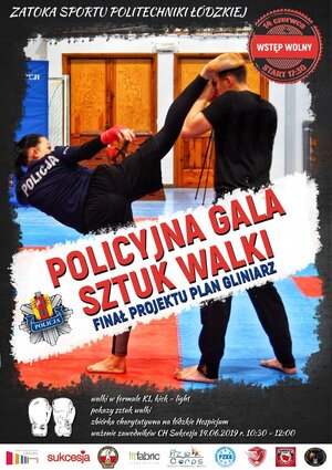 plakat gala walki dwie osoby w strojach sportowych. kobieta po lewej stronie wyprowadza cios noga na głowę przeciwnika, który wykonuje blok ręką